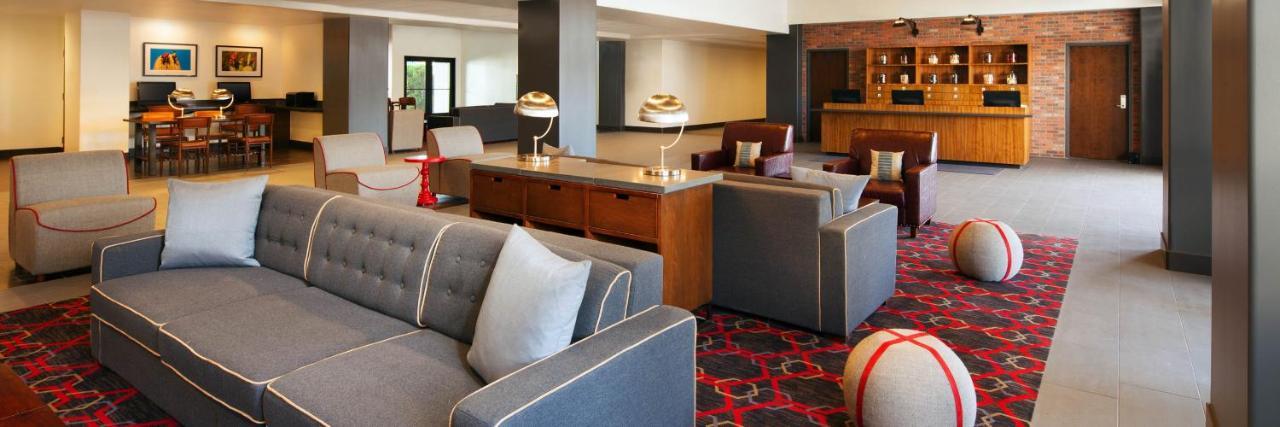 Four Points By Sheraton Phoenix South Mountain Екстер'єр фото